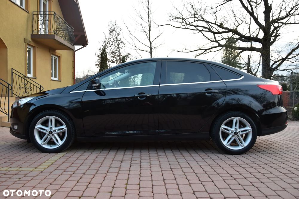 Ford Focus 1.5 EcoBoost Titanium ASS - 4