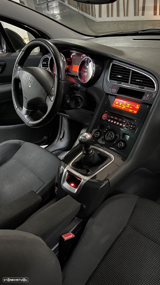 Peugeot 5008 1.6 HDi 7L Allure J17 - 10