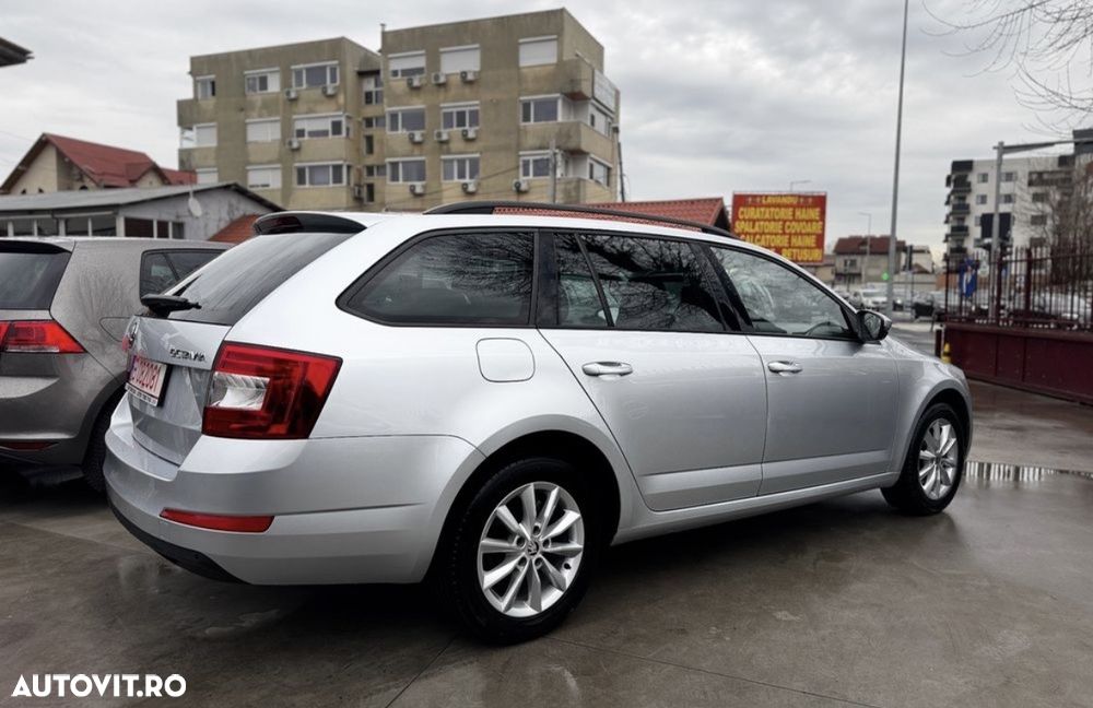 Skoda Octavia 2.0 TDI (Green tec) DSG Style - 6
