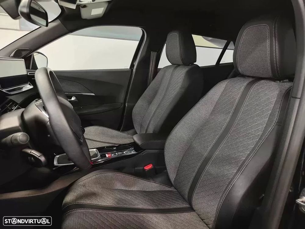Peugeot 2008 1.2 PureTech Allure - 31