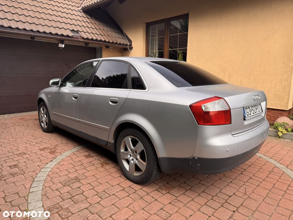 Audi A4 Limousine - 3