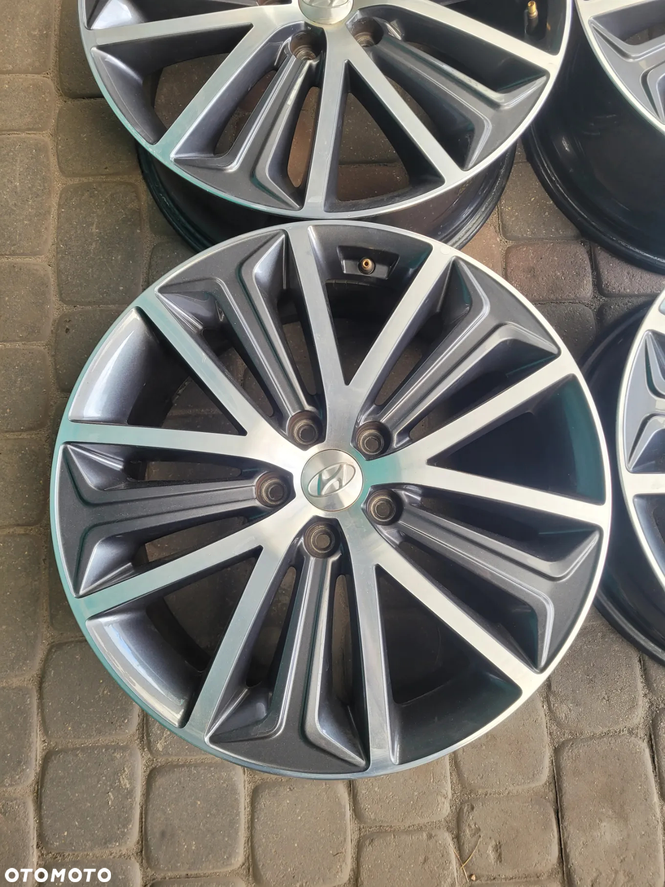 ALUFELGI ORYG. HYUNDAI - 7.5Jx19 5x114.3 ET53 TUCSON IX35 - 3