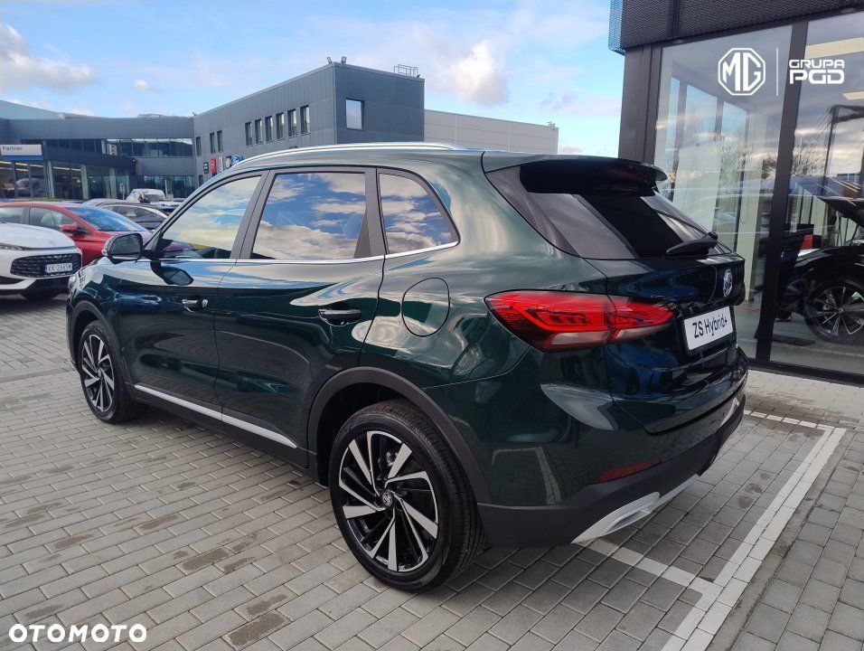 MG ZS Hybrid+ - 10