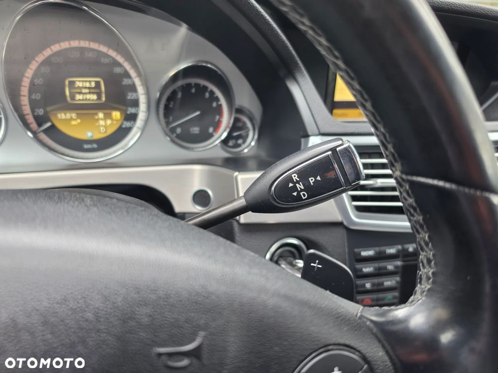 Mercedes-Benz Klasa E 350 4Matic 7G-TRONIC - 25