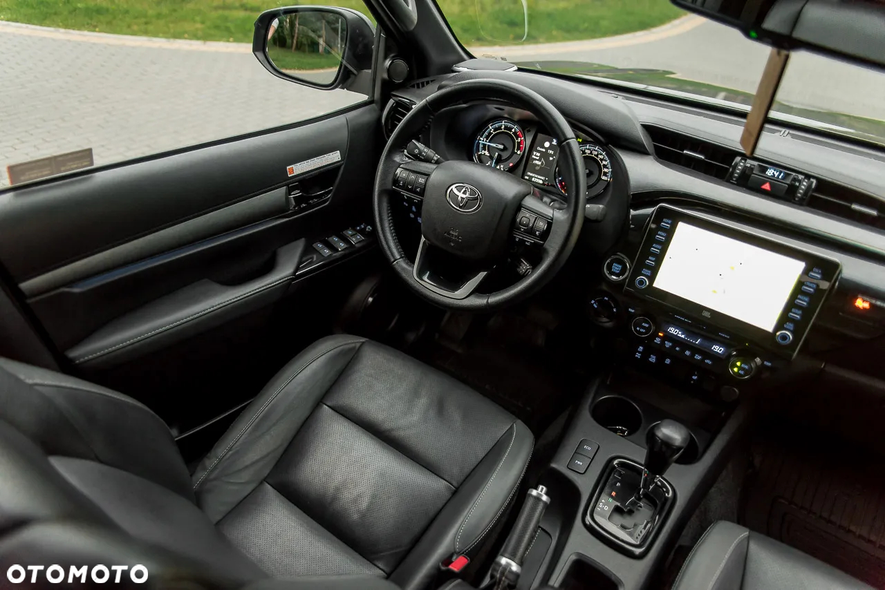 Toyota Hilux 2.8 D-4D Double Cab Invincible Sport 4x4 - 36