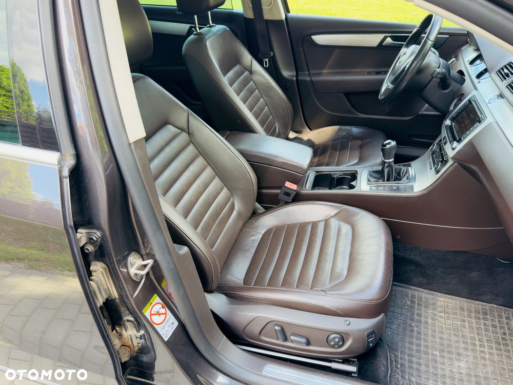 Volkswagen Passat 2.0 TDI Highline - 10