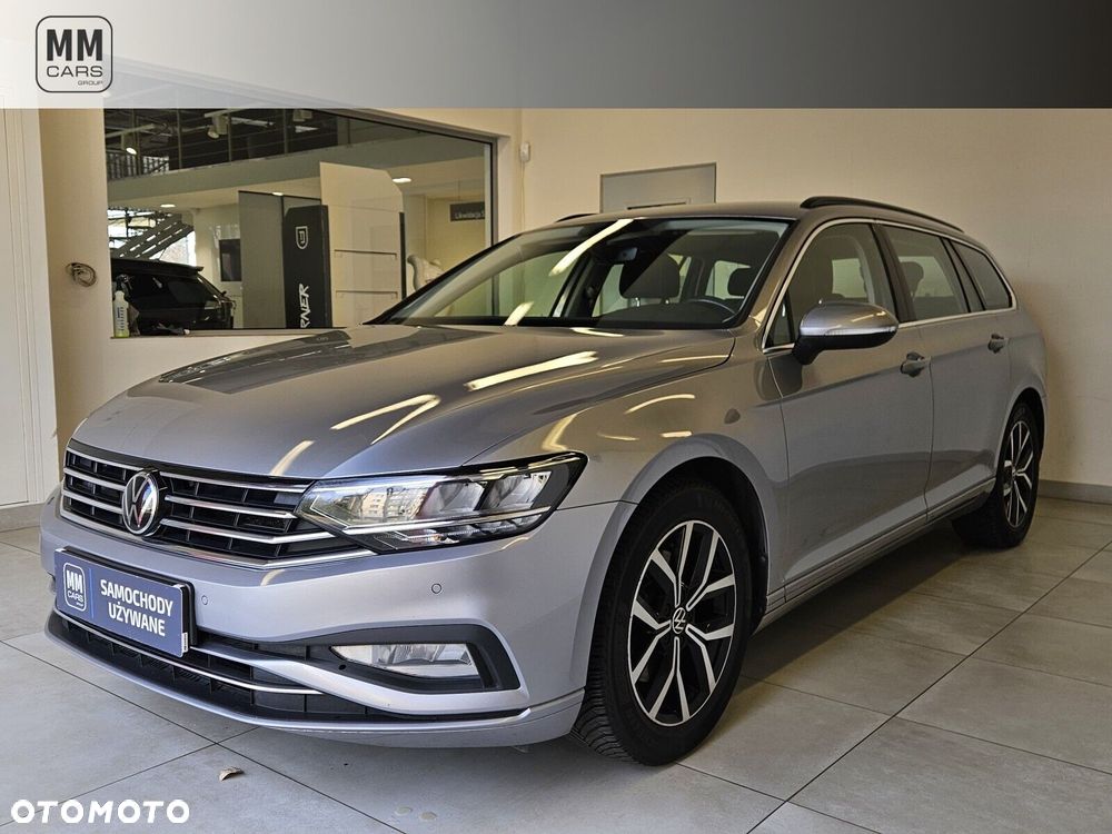 Volkswagen Passat - 1