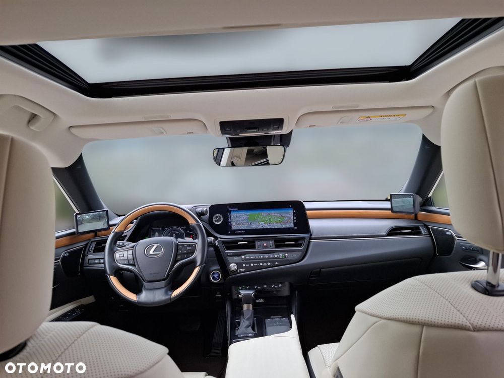 Lexus ES 300h Omotenashi - 21