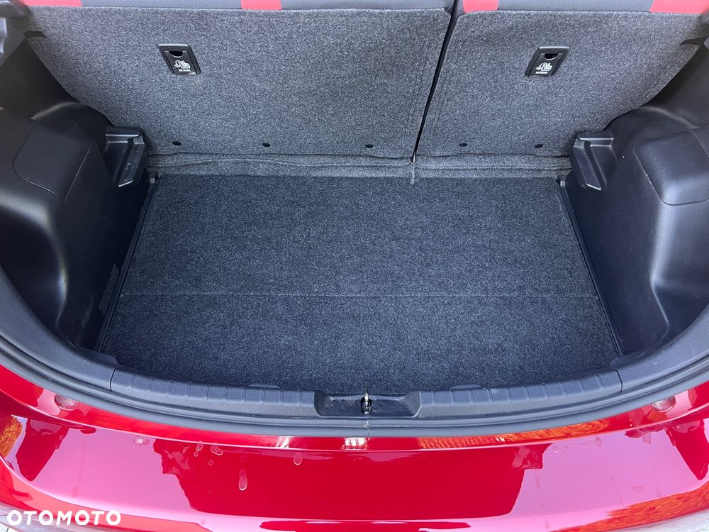 Toyota Yaris Hybrid 100 Selection - 11