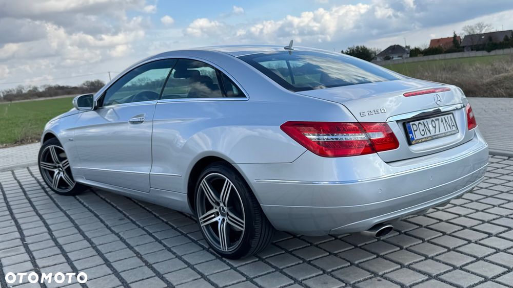 Mercedes-Benz Klasa E 250 CGI BlueEFFICIENCY Automatik Avantgarde - 9