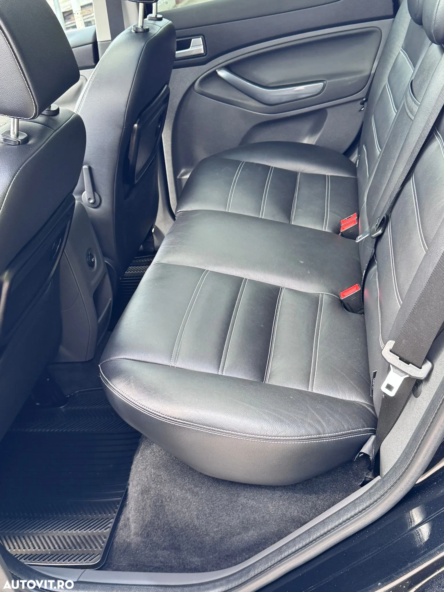 Ford Kuga 2.0 TDCi 4x4 Titanium - 13