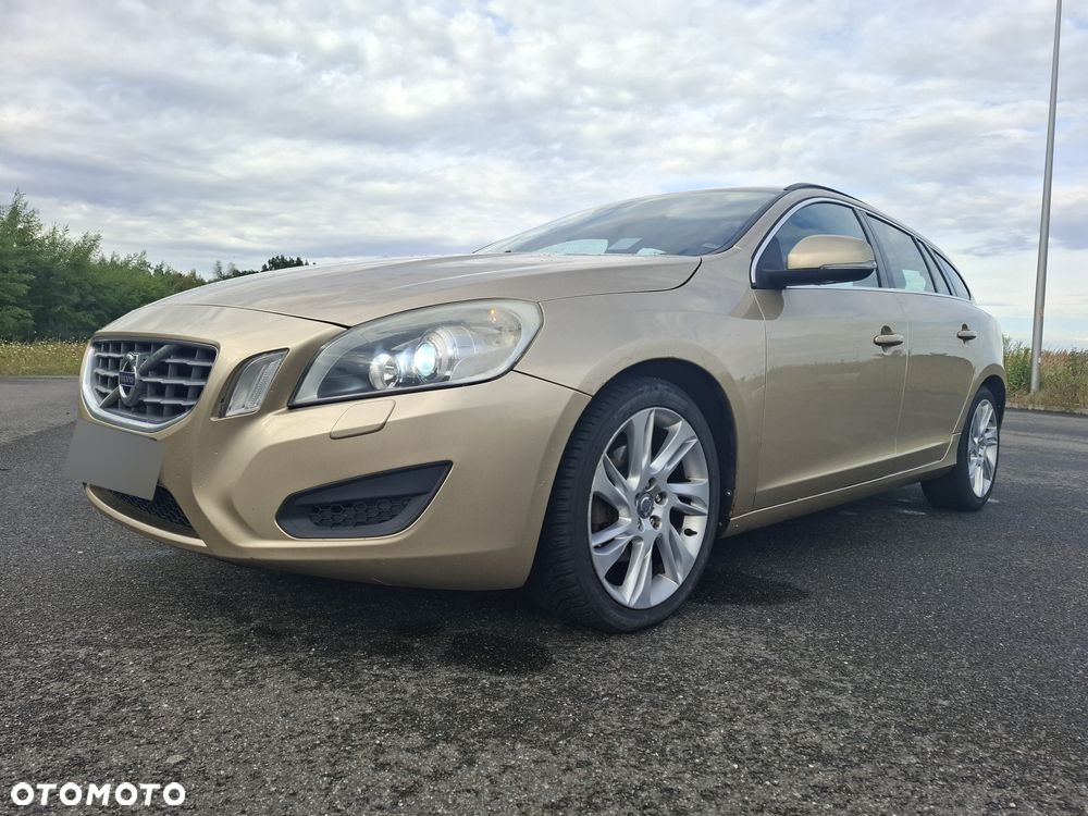Volvo V60 D3 R-Design - 18