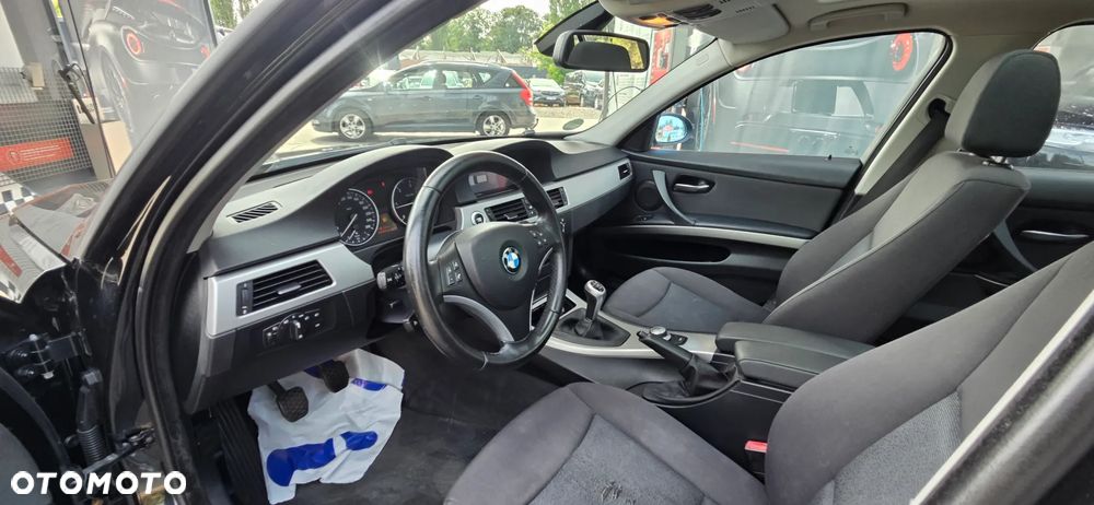 BMW Seria 3 320d DPF - 29