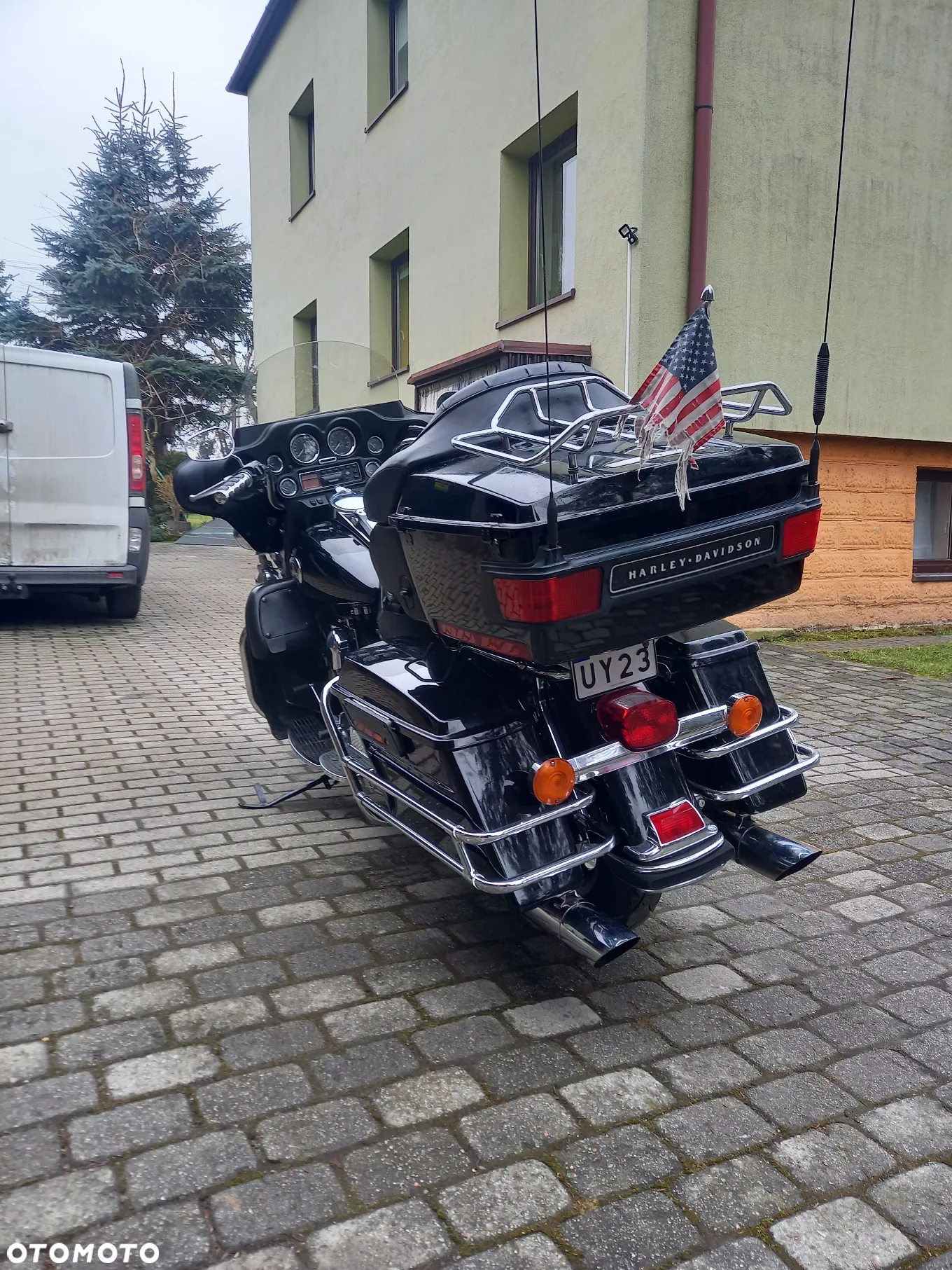 Harley-Davidson FLHTCU Ultra - 4