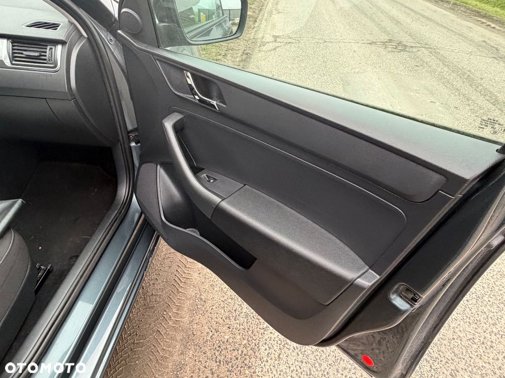 Skoda RAPID 1.2 TSI Style Plus - 26