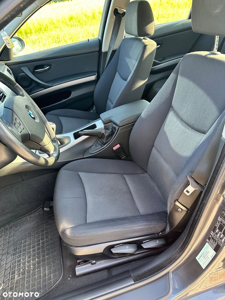 BMW Seria 3 318i - 7