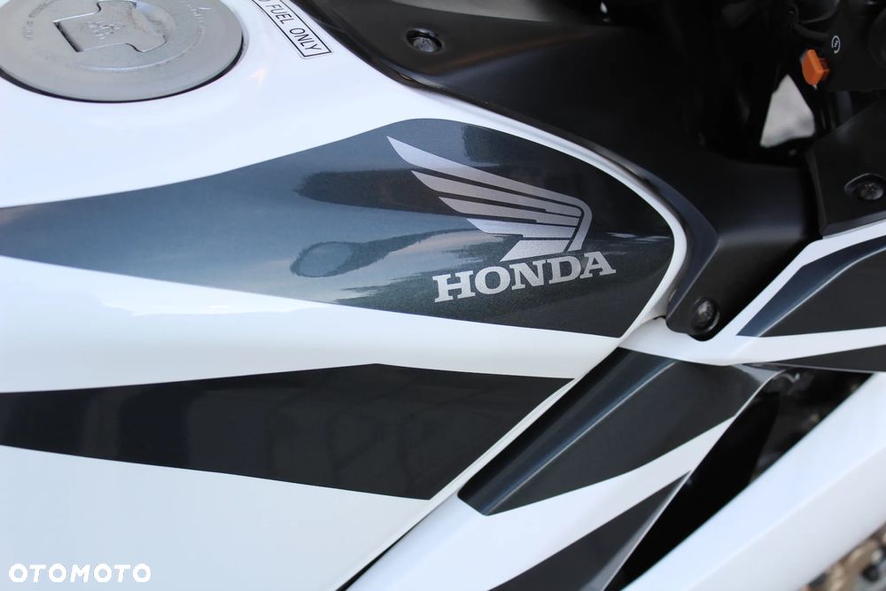 Honda CBR - 18