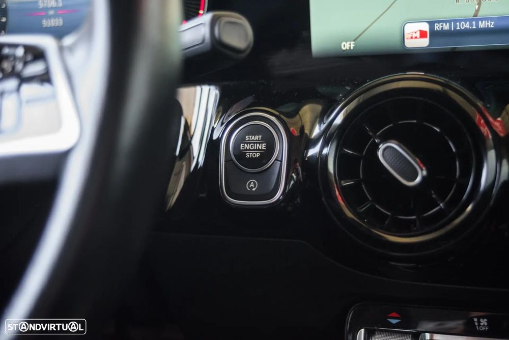 Mercedes-Benz GLA 180 d Style - 43