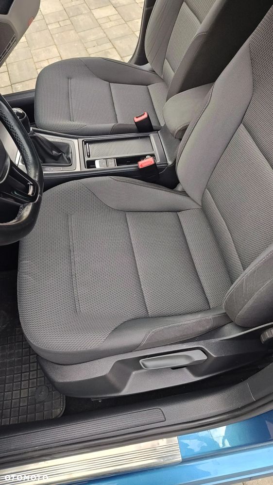 Volkswagen Golf VI 1.6 TDI BlueMot Comfortline - 35