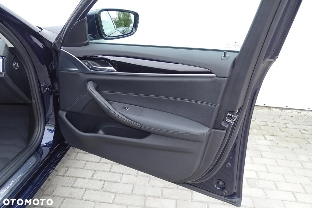 BMW Seria 5 520d xDrive Sport Line sport - 29