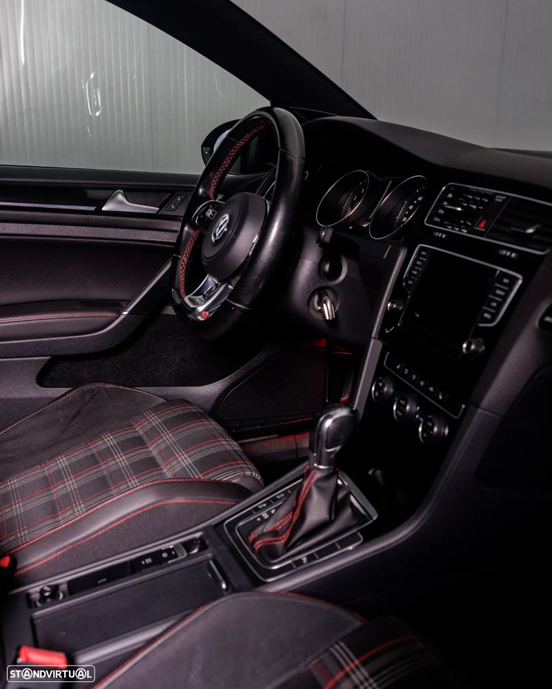 VW Golf GTI Performance BlueMotion DSG - 15