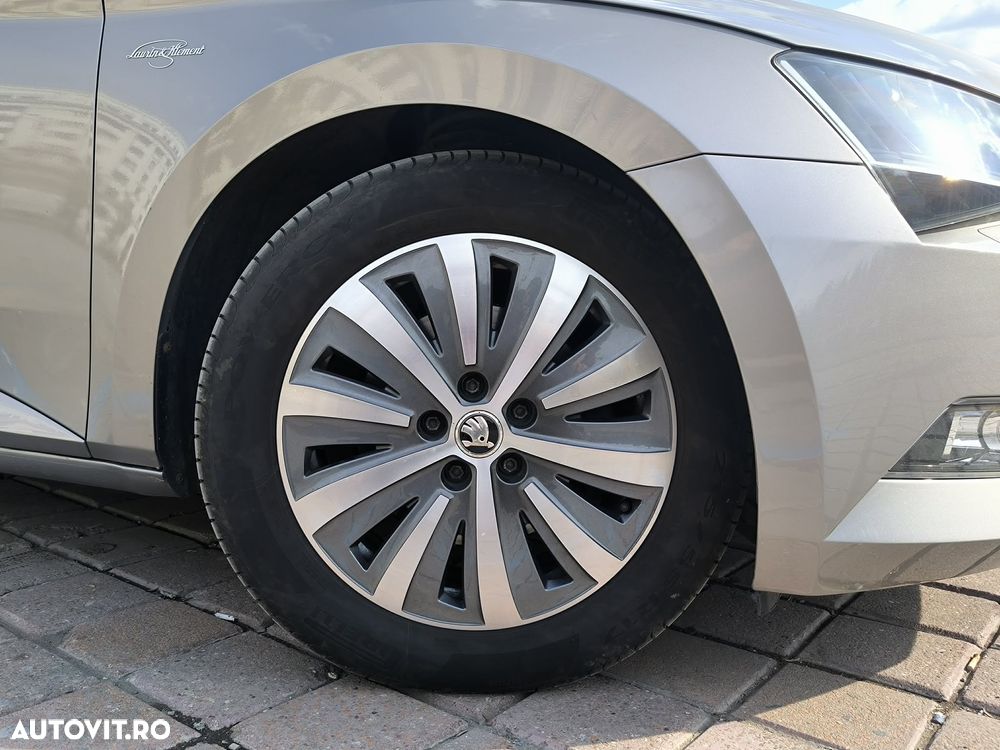 Skoda Superb 2.0 TDI DSG Laurin & Klement - 5