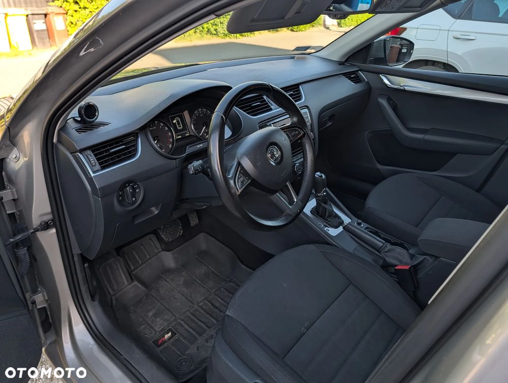 Skoda Octavia 1.6 TDI Active DSG - 10