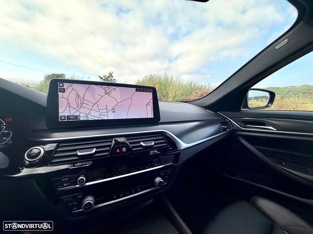 BMW 530 e Pack Desportivo M - 56