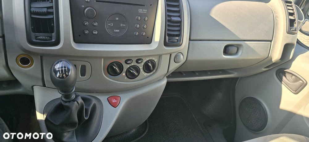 Opel Vivaro - 17