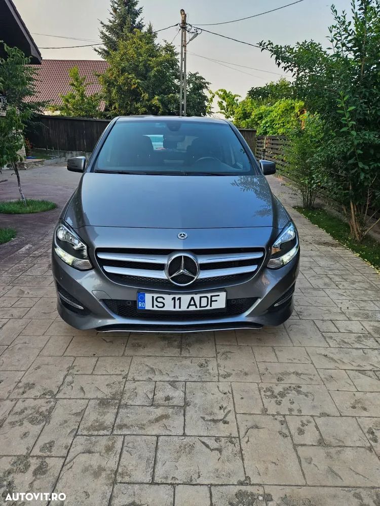 Mercedes-Benz EQB - 1