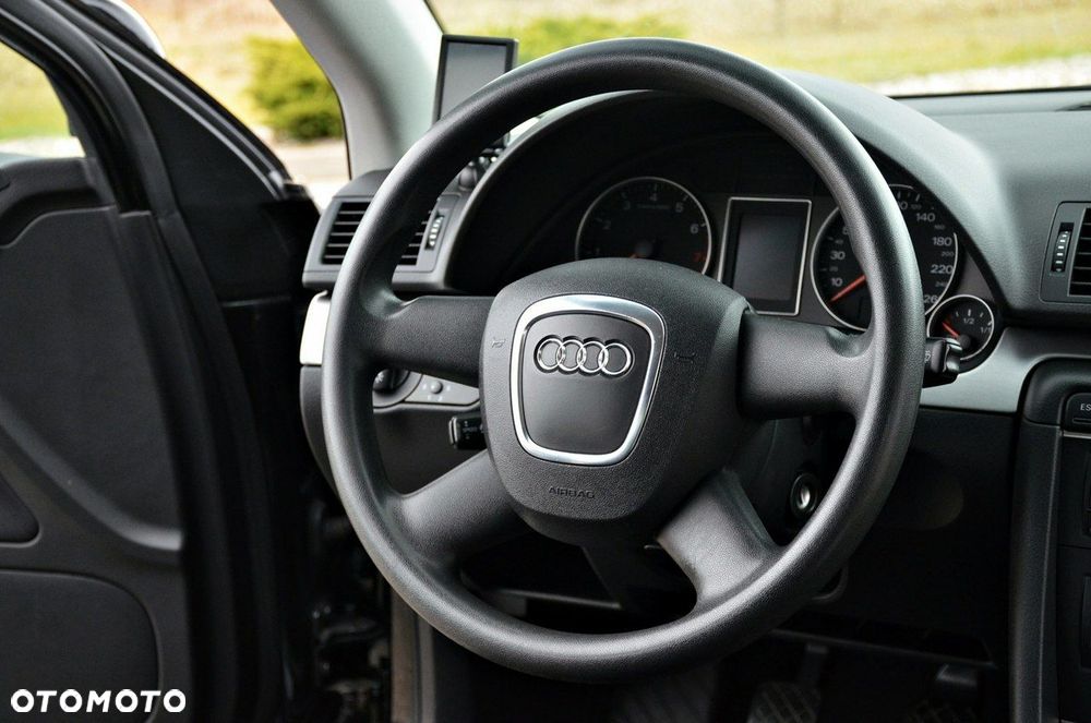 Audi A4 Limousine - 21