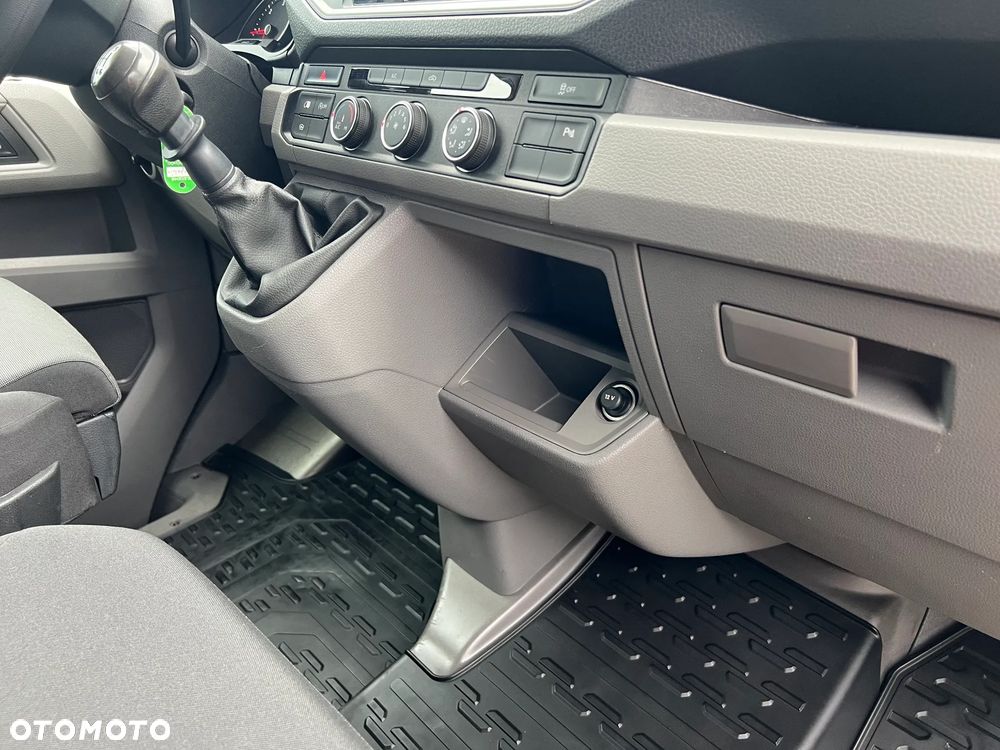 Volkswagen CRAFTER 35 - 32