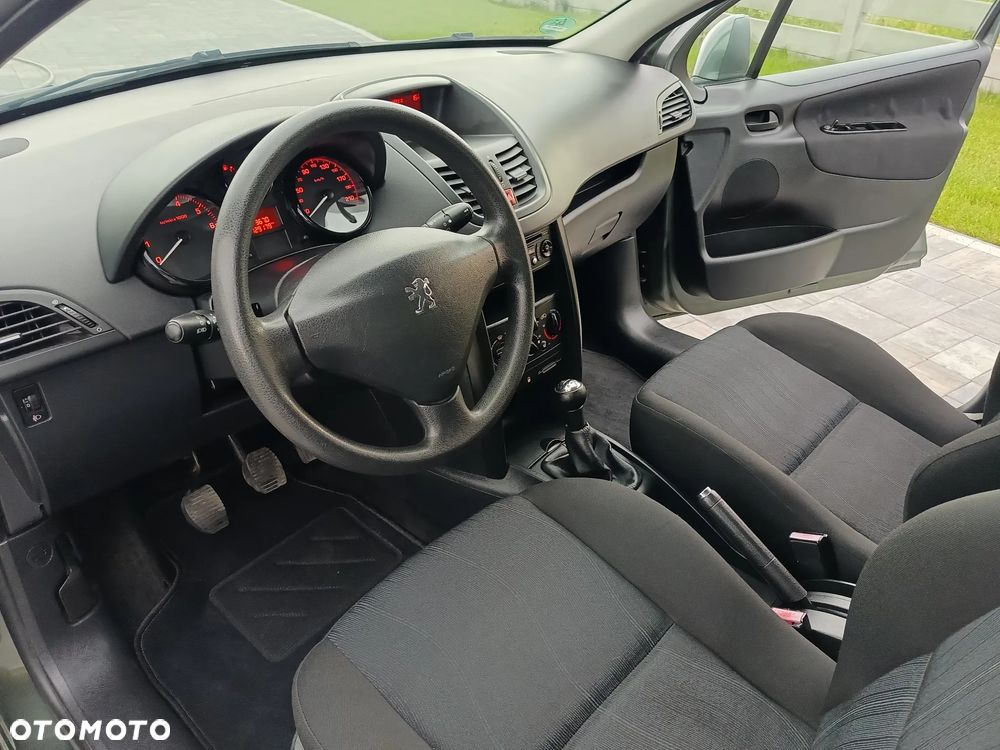 Peugeot 207 - 7