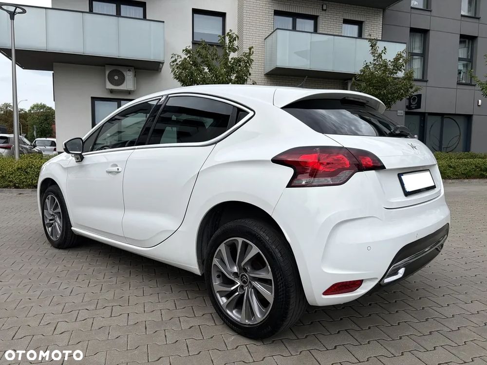 Citroën DS4 e-HDi 115 Chic - 4