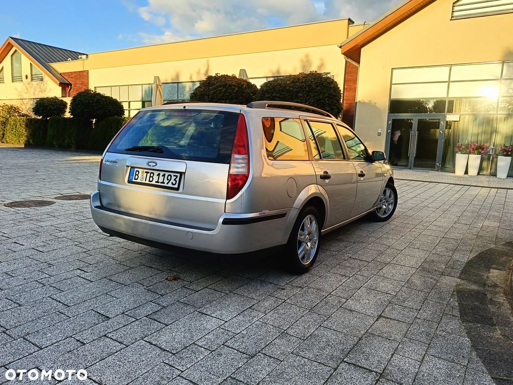 Ford Mondeo 1.8 Ghia - 9