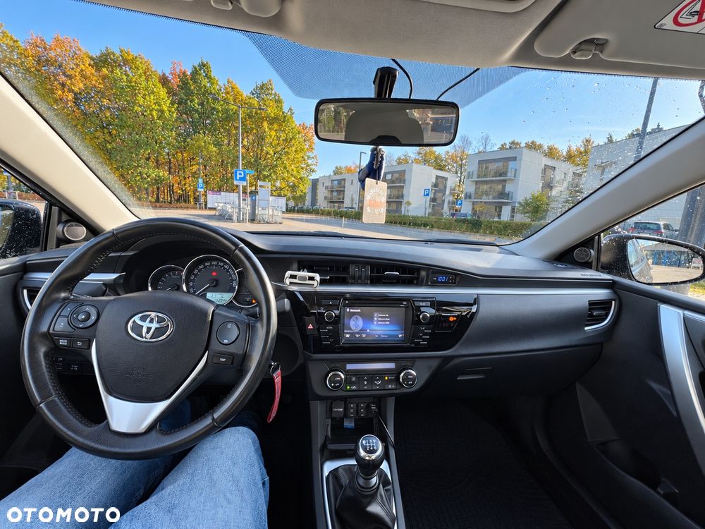 Toyota Corolla 1.6 Premium + - 7