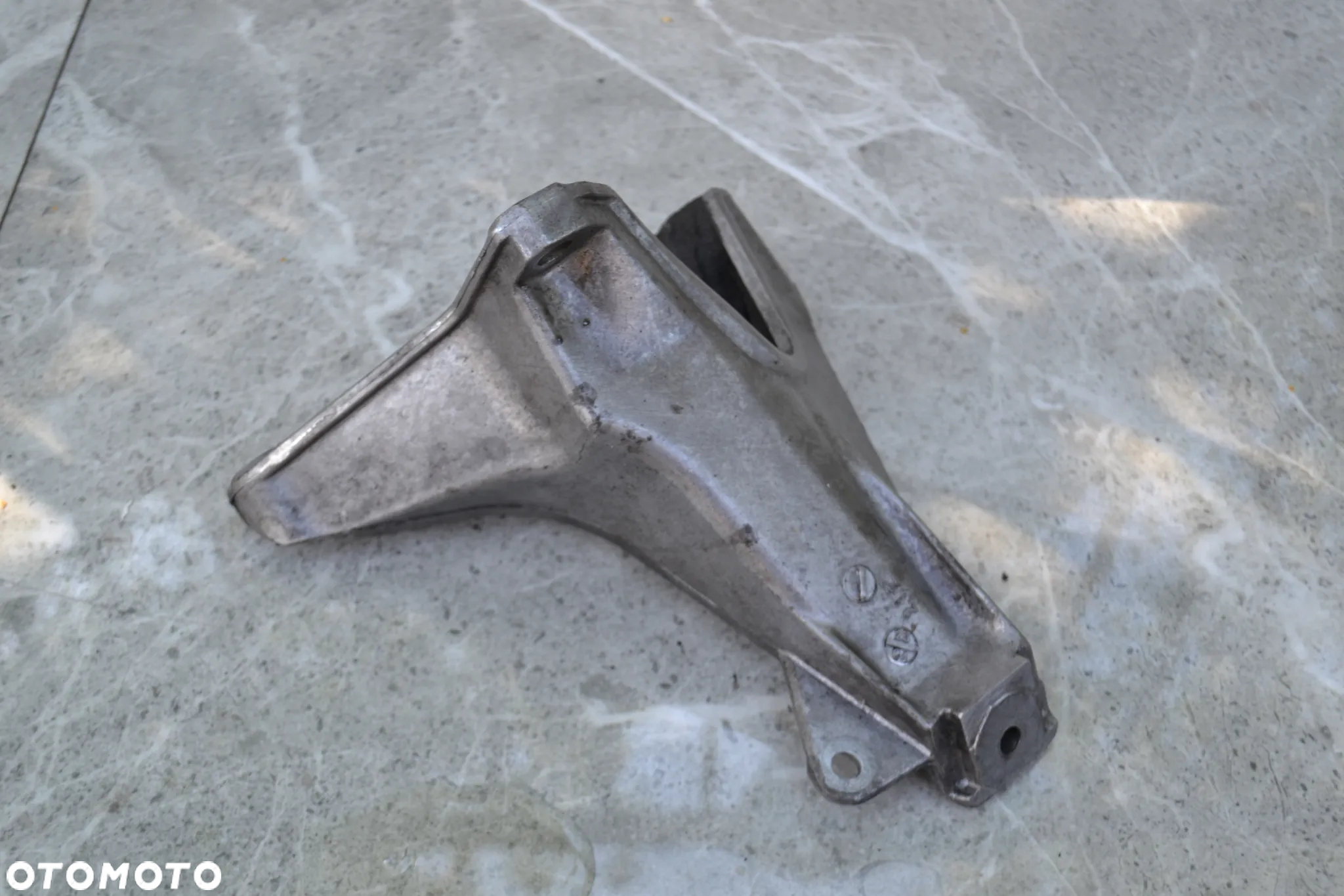 AUDI A4 B6 B7 A6 C5 1,9 2,0 TDI ŁAPA WSPORNIK MOCOWANIE SILNIKA 8E0199308D - 2