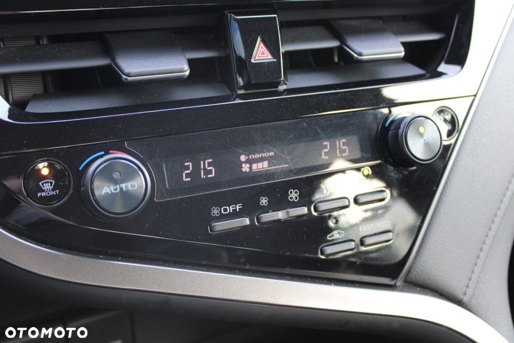 Toyota Camry - 24