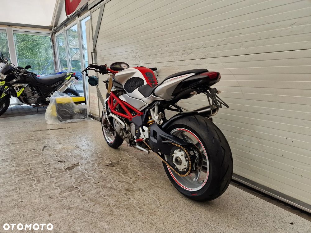 MV AGUSTA Brutale - 7