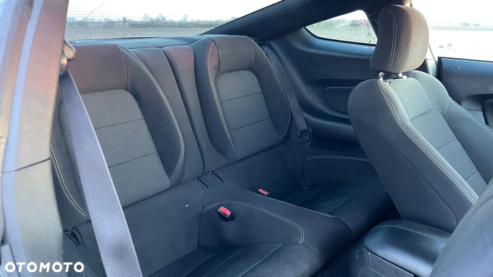 Ford Mustang 3.7 V6 - 16