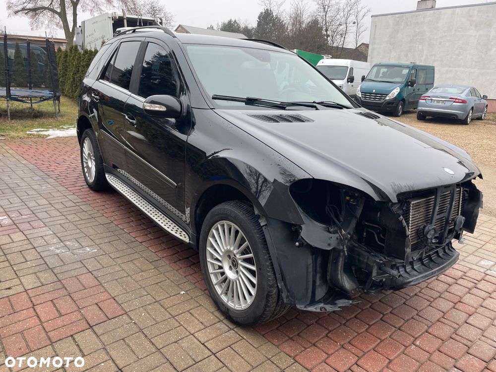 Mercedes-Benz ML - 4