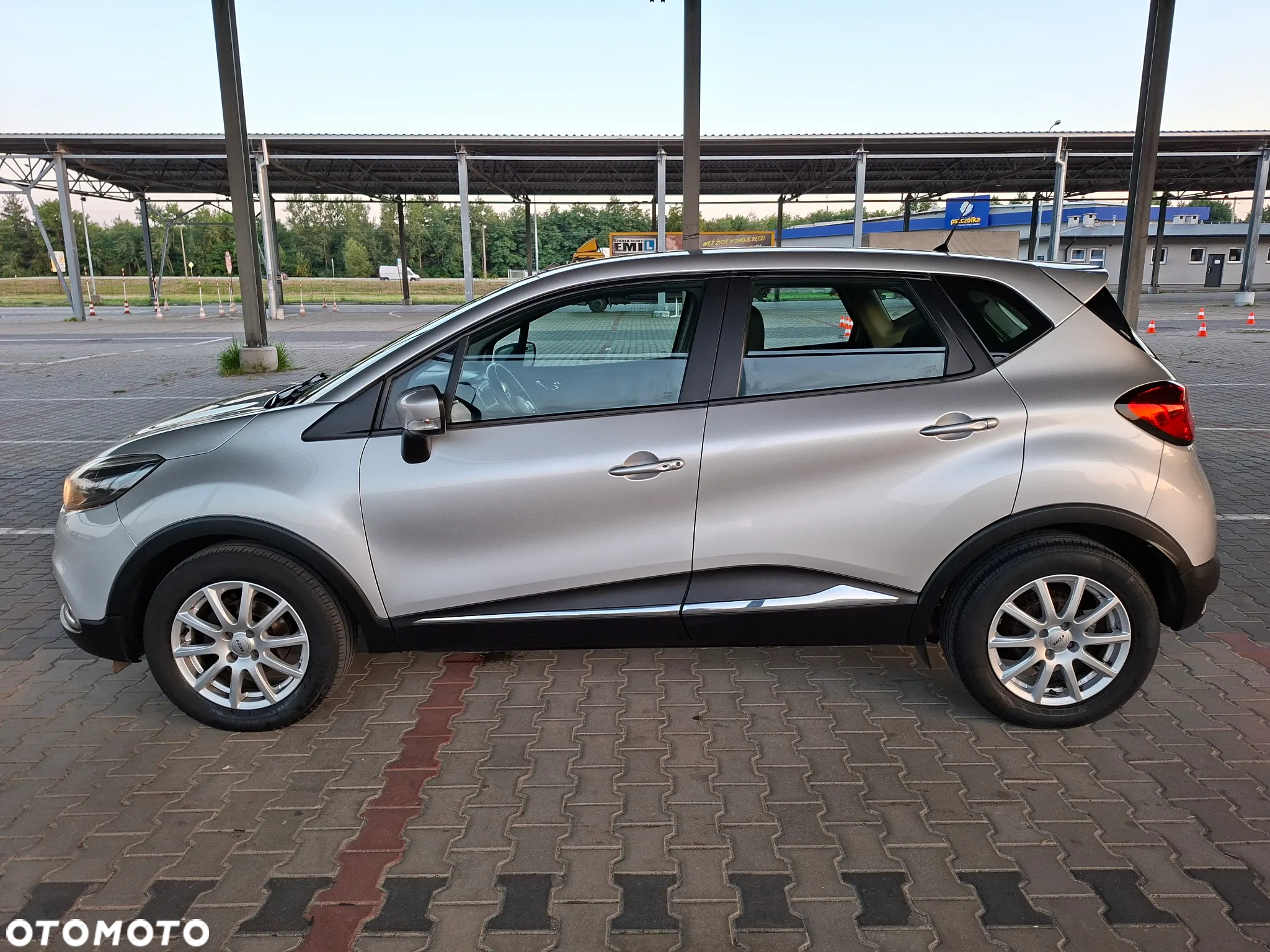 Renault Captur - 16