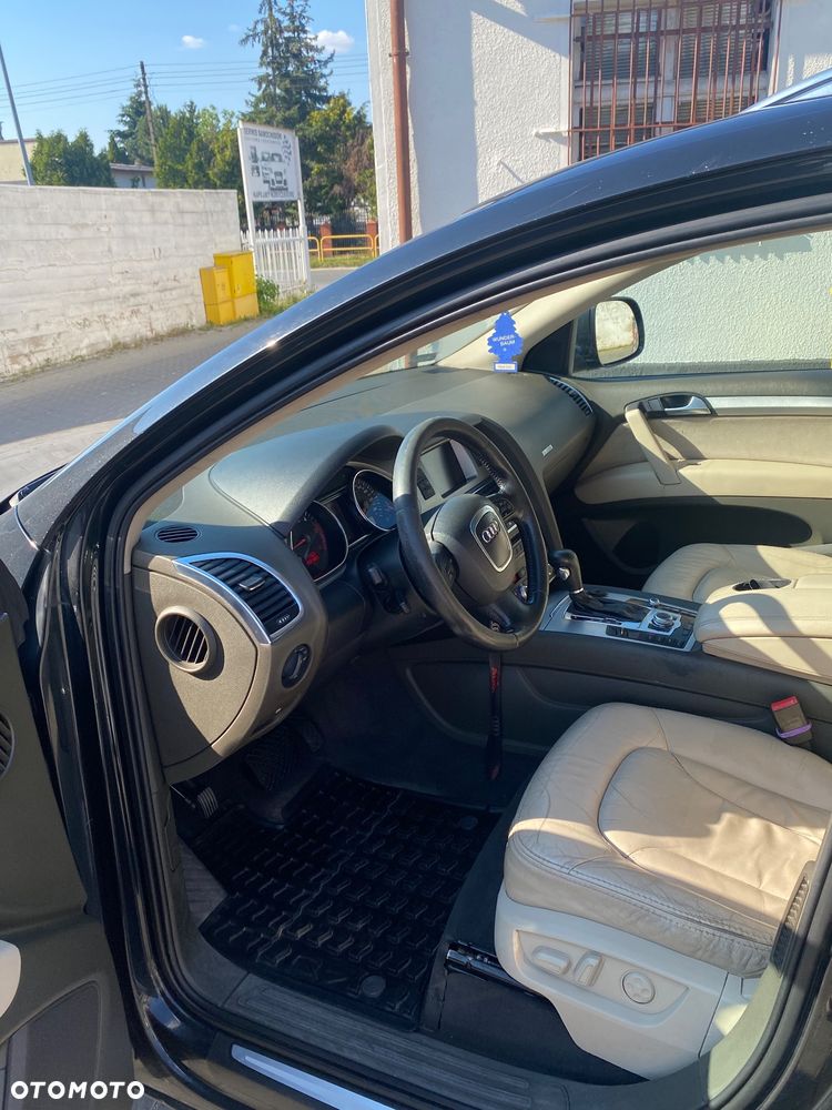 Audi Q7 - 7