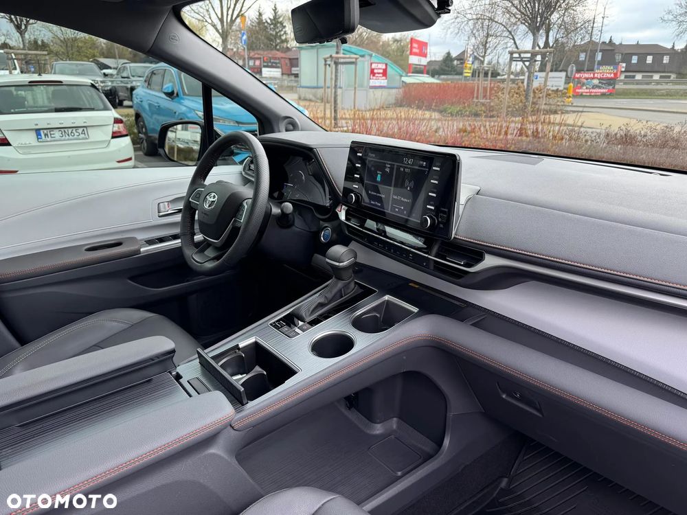 Toyota Sienna - 13