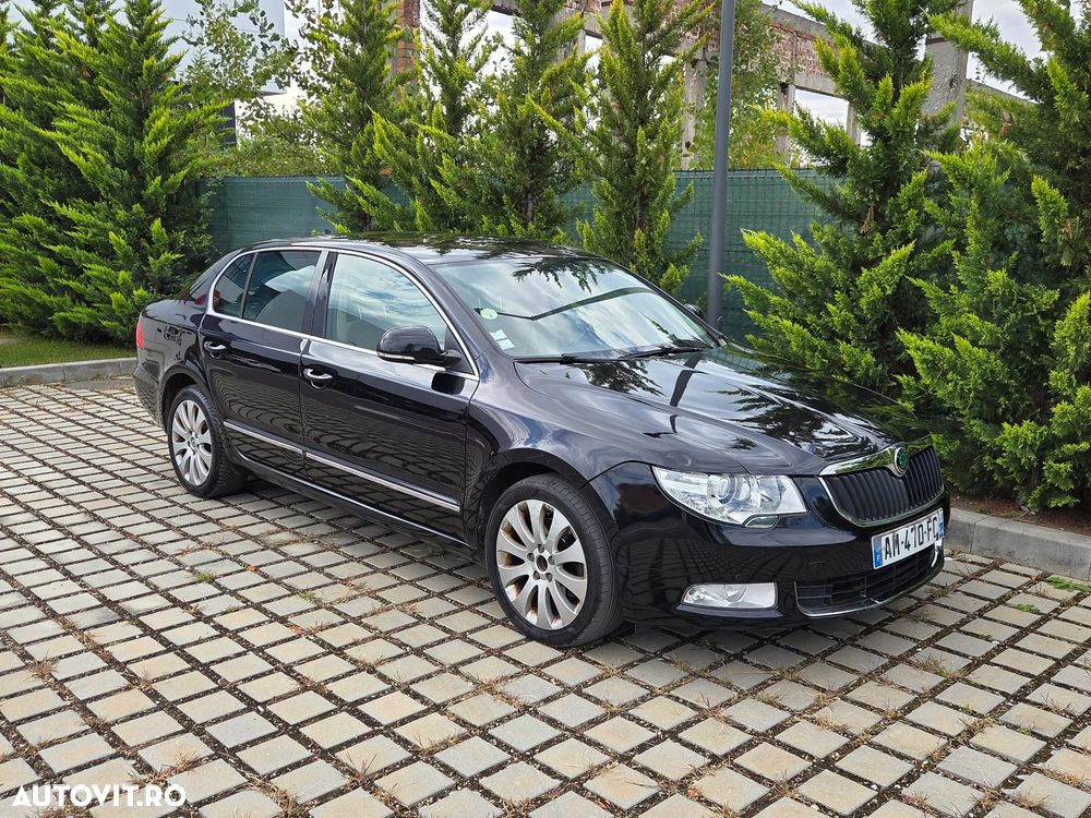 Skoda Superb 2010 photo 2