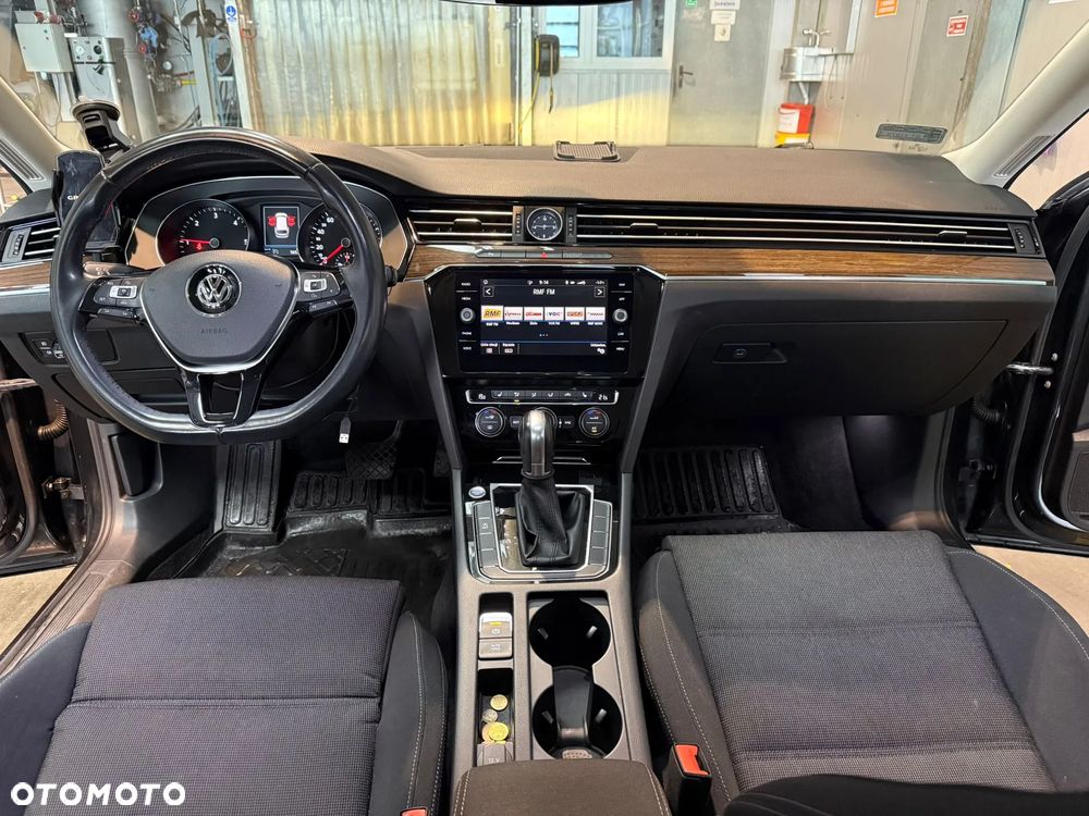 Volkswagen Passat 2.0 TDI SCR Comfortline DSG - 15