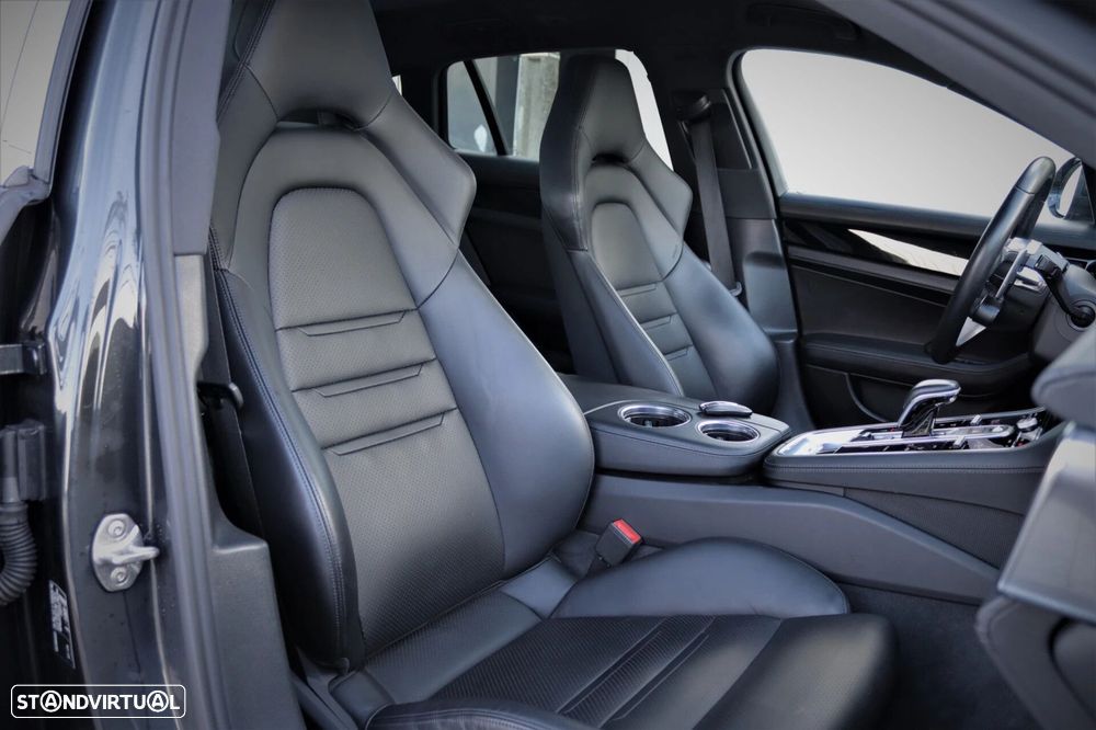 Porsche Panamera Sport Turismo 4 E-Hybrid - 17