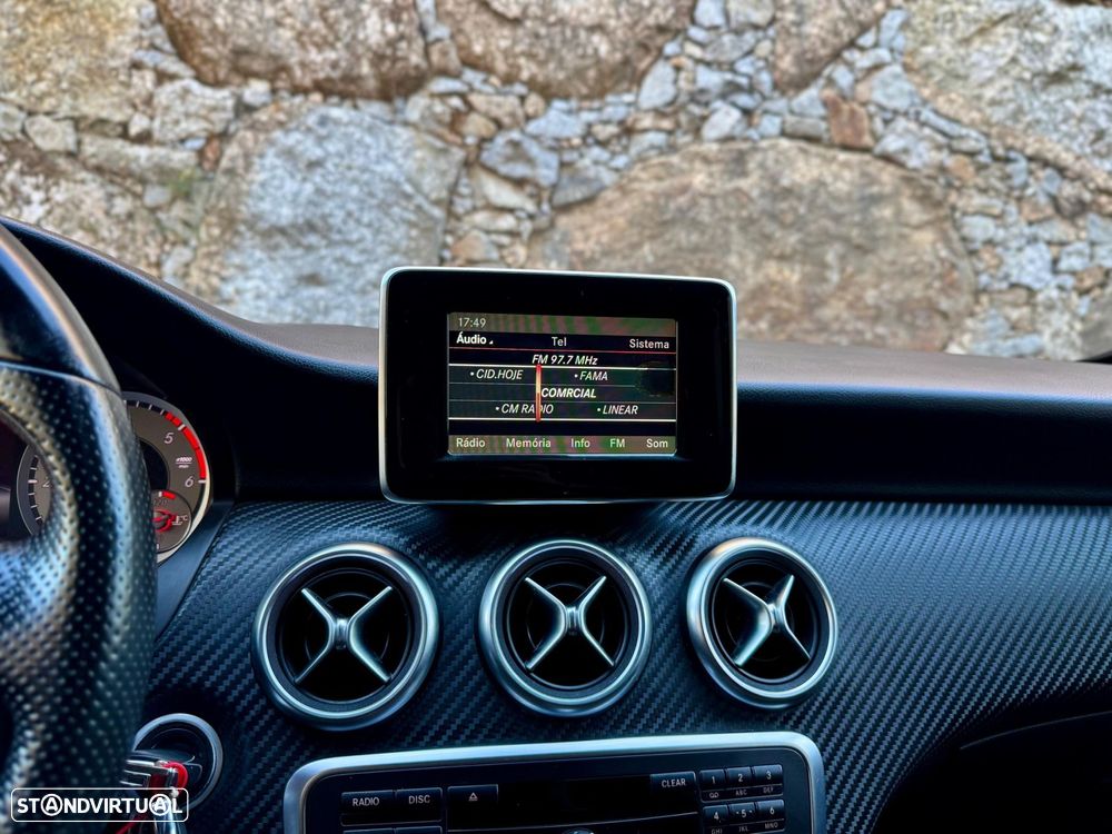 Mercedes-Benz A 180 d AMG Line - 35