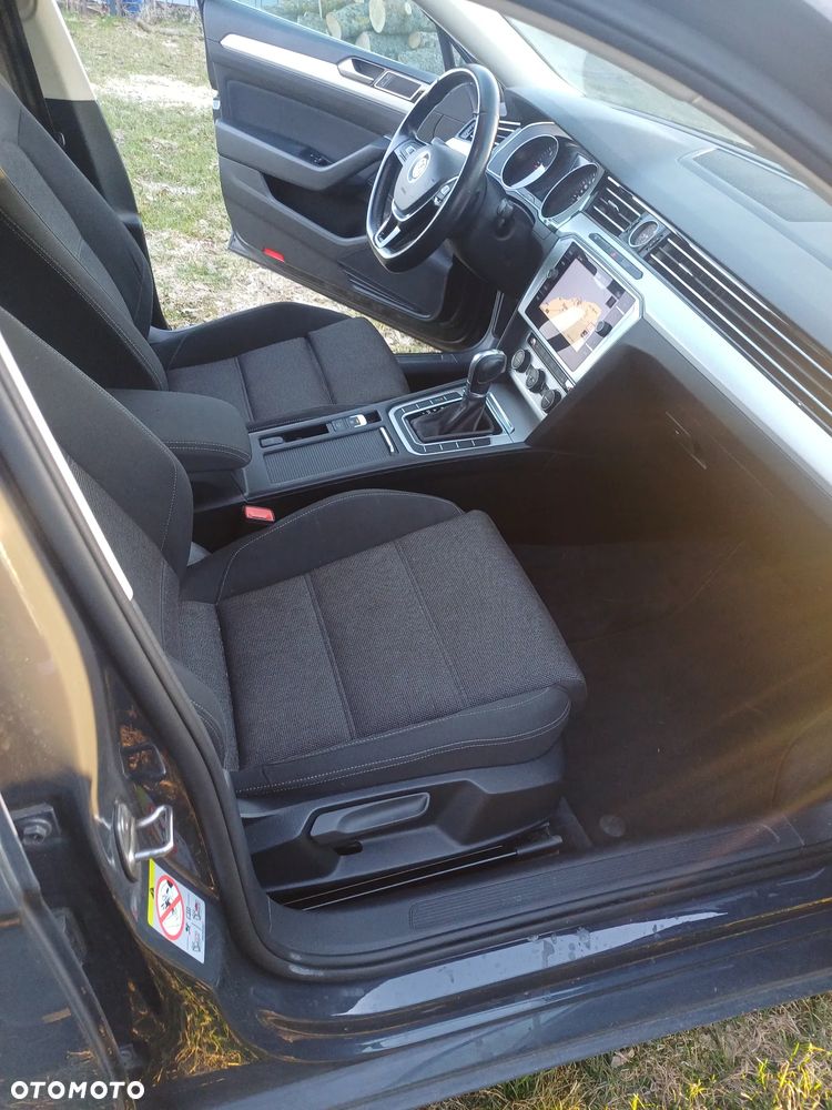 Volkswagen Passat 2.0 TDI SCR DSG Comfortline - 15