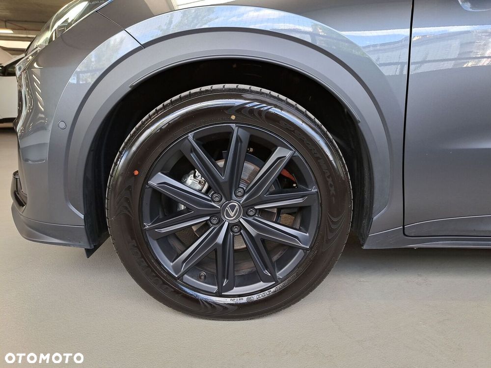 Lexus LBX 1.5 Hybrid Original Edition AWD - 34